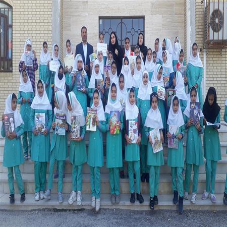 بازدید دانش آموزان مقطع متوسطه 1 روستای ملای انبار و اهدا نشریات به آنها در هفته کتاب و کتابخوانی 1401